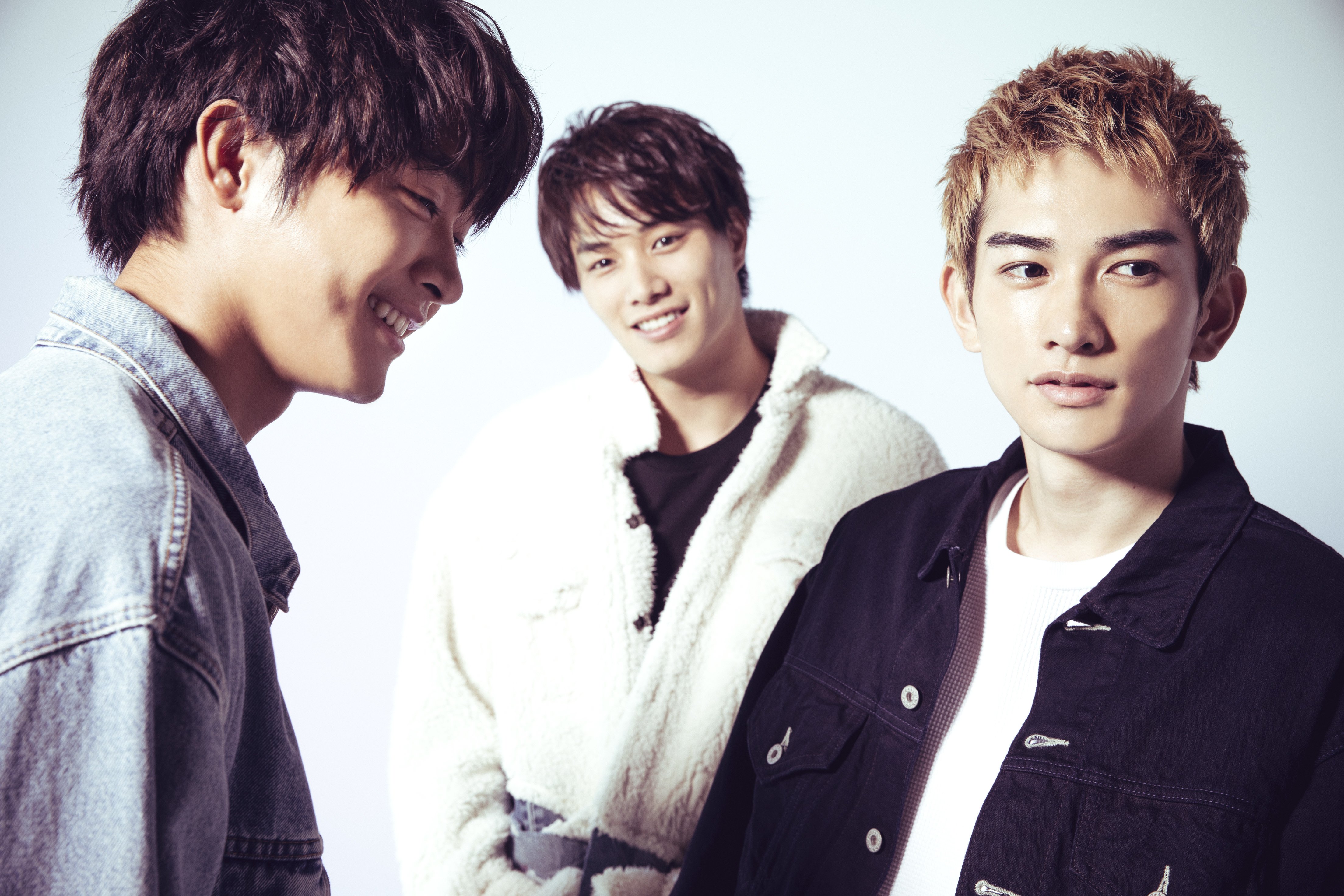 町田啓太　鈴木伸之　佐藤寛太　サイン入りチェキ Tomorrow Never Dies ～やってこない明日はない～』劇団EXILE 直筆