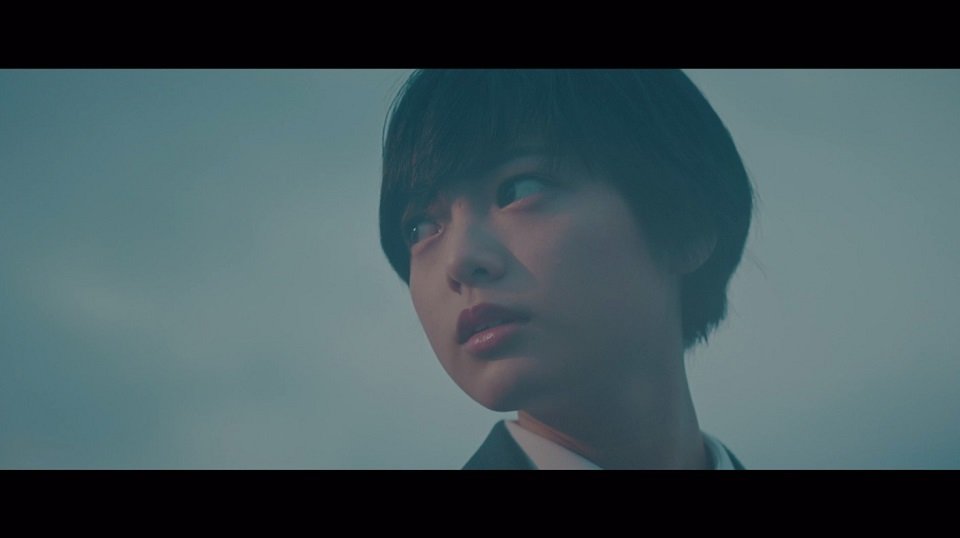 写真・画像】欅坂46、新曲「避雷針」MVで平手友梨奈がフードをかぶり