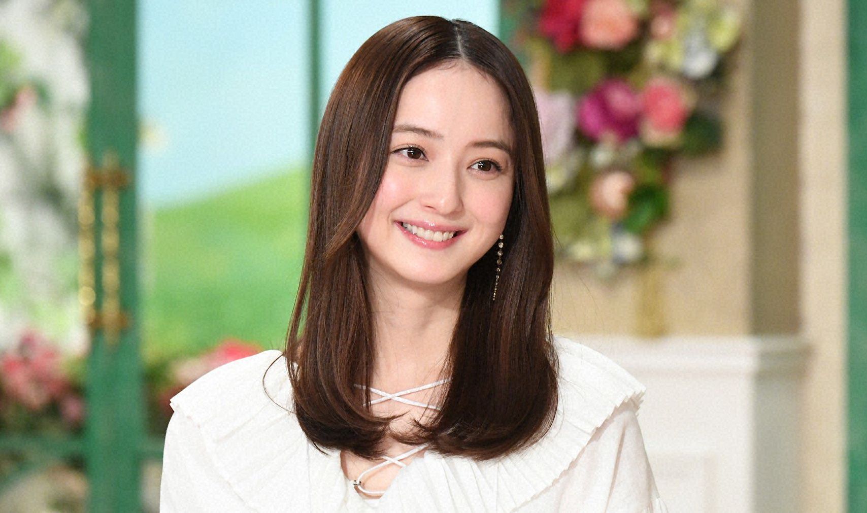 【写真・画像】「20代だと思ってた」黒柳徹子、佐々木希（36）の美貌に驚き 2枚目 | バラエティ | ABEMA TIMES | アベマタイムズ