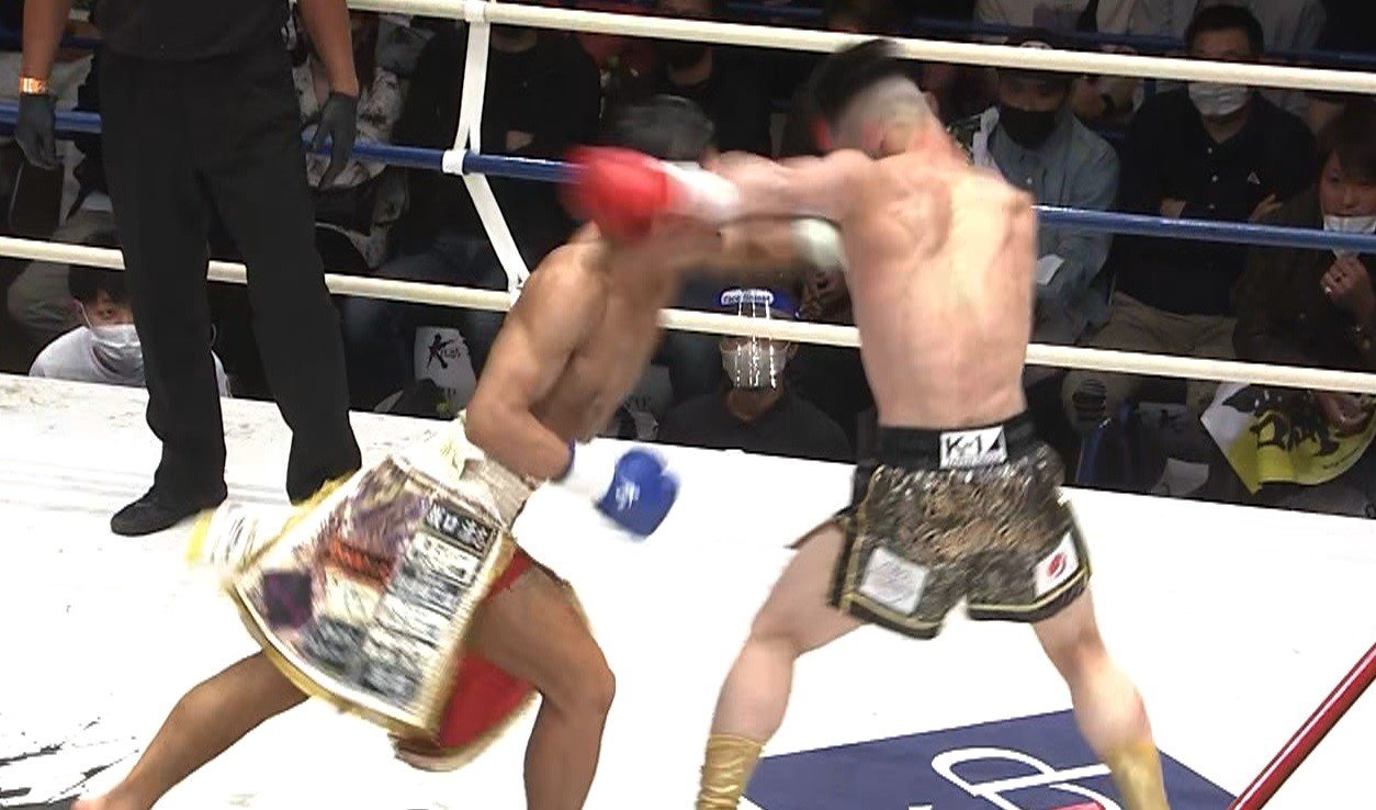 写真 おぃ マジか 放送席絶句の衝撃ko 見えない左 で元王者が崩れ落ちる姿に戦慄 ニュース Abema Times