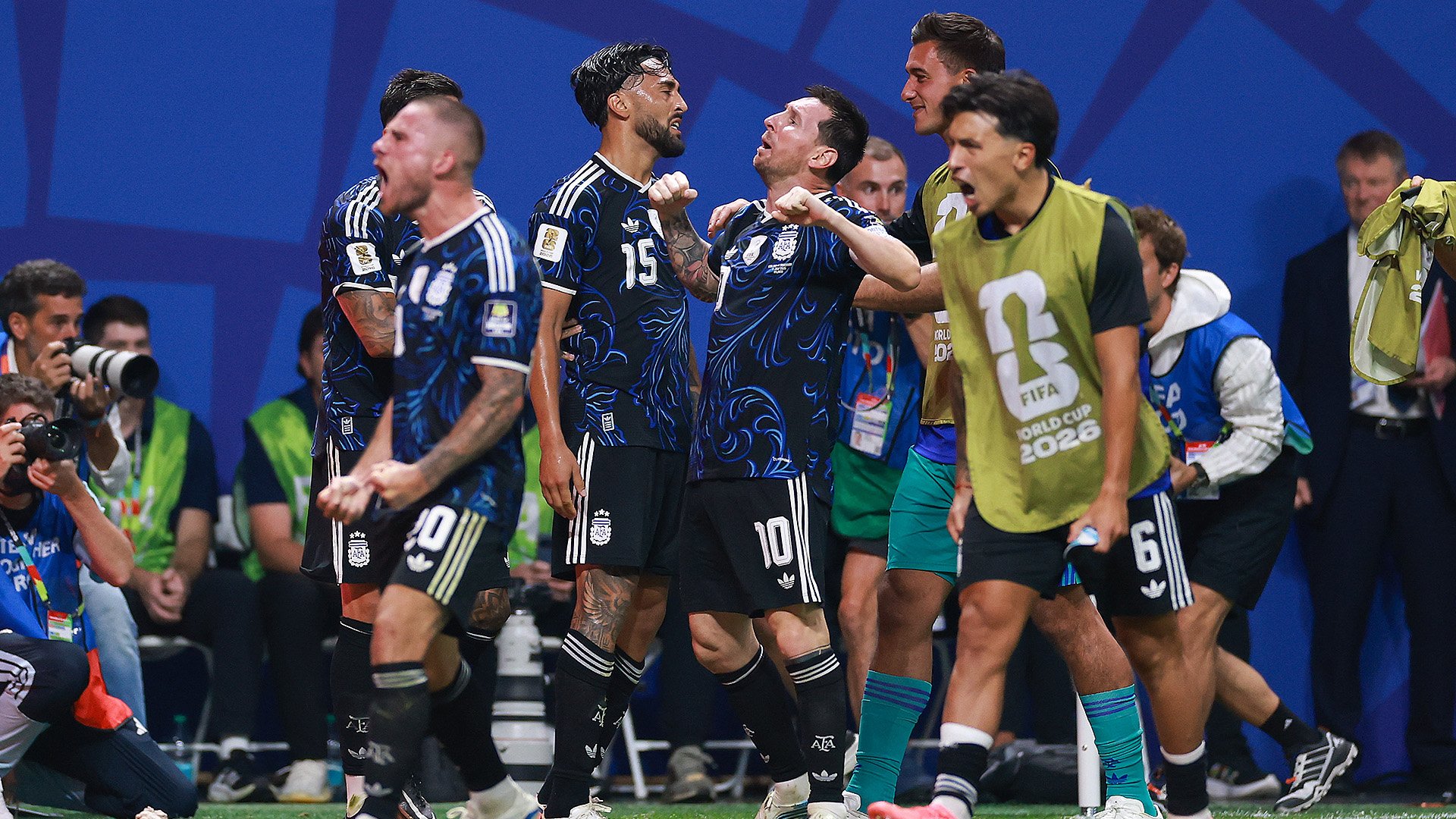 早期完売　oasis マンチェスターシティ　イングランド　アルゼンチン　L W杯 写真・画像】【W杯】王者・アルゼンチン、イングランドに2ー1逆転勝ち