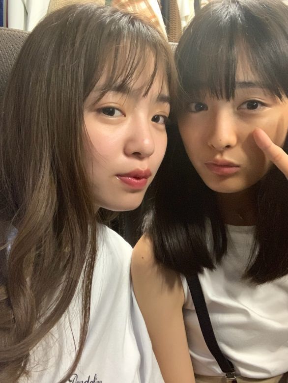 横田真悠 大友花恋 サイン入り色紙 横田真悠 大友花恋 サイン入り色紙