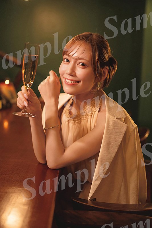 写真・画像】＝LOVE、5年ぶりのカレンダーブックが3月発売 ソロ