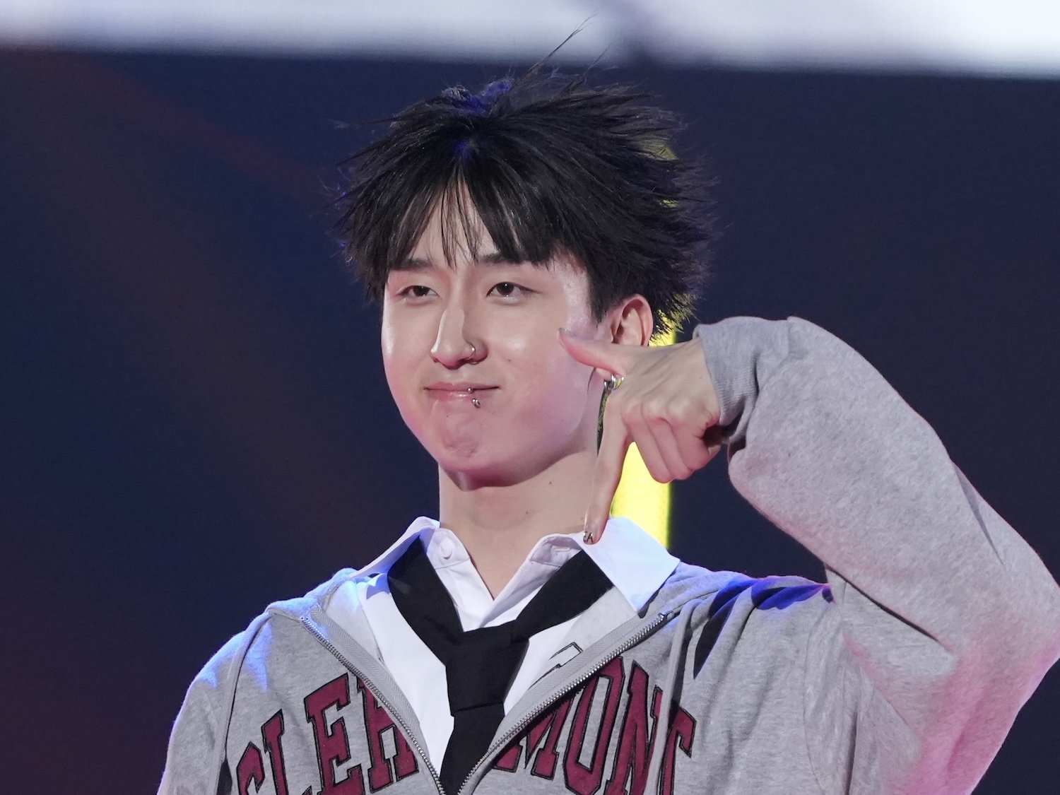 写真・画像】「イケメン」と反響 “個性爆発”現役高校生アーティスト